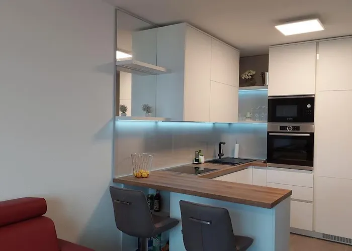 Vista Oasis With Pool And Terrace 公寓 特罗吉尔